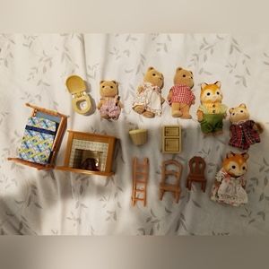 Calico Critters/Sylvanian Families figure & accessories.